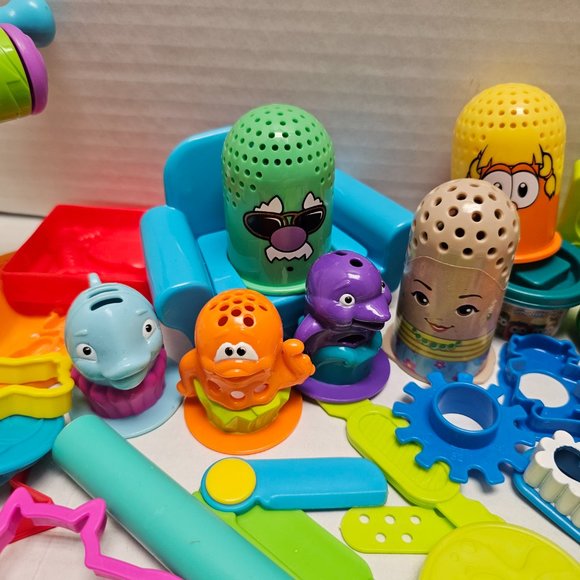 Lot Playdoh Tools Veggie Tales Buzz n Cut Fuzzy  Molding Playset - Picture 2 of 16